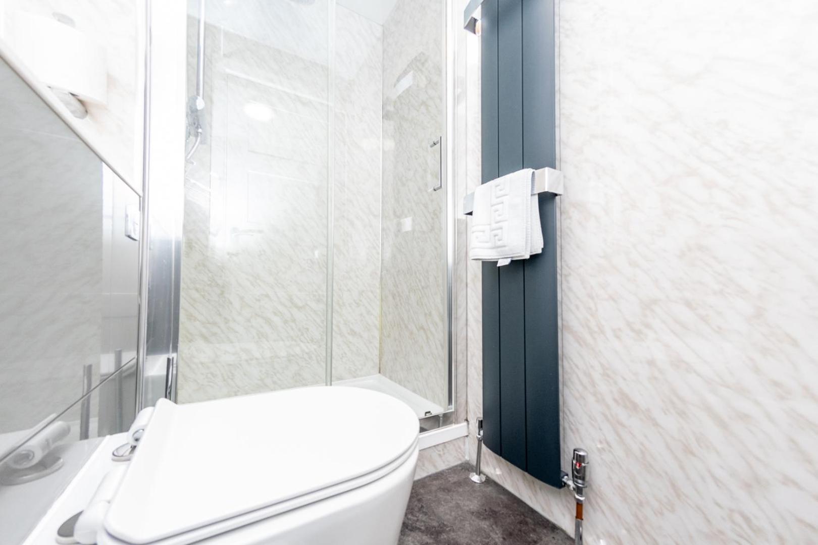 The Halfway House Bed & Breakfast Leeds (West Yorkshire)